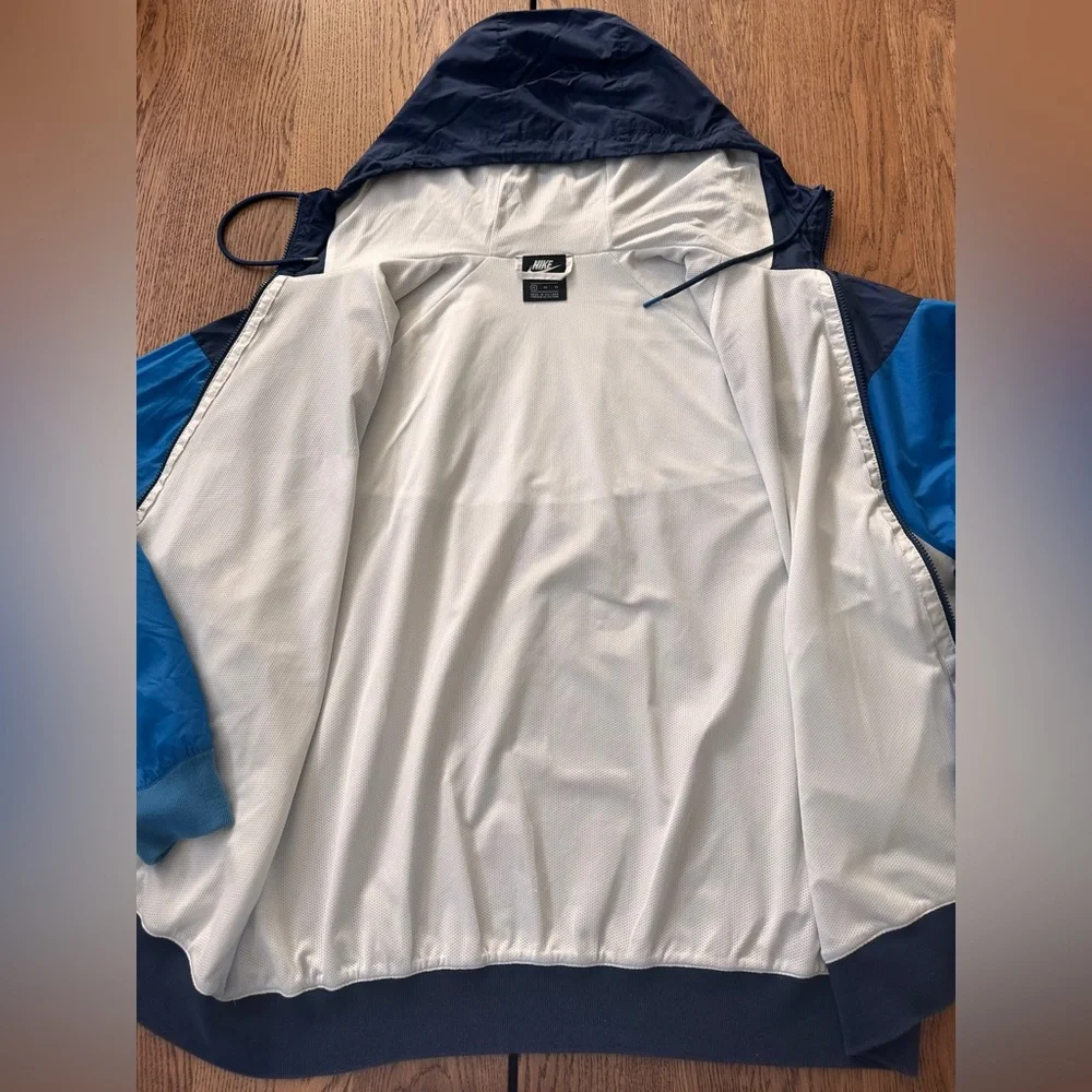 Nike Men's Navy and Cream Windbreaker Jacket Size XL - Picture 4 of 11